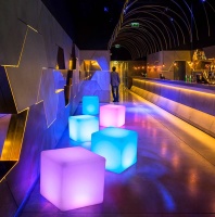 Светильник Куб 40 с питанием от АКБ, RGB Светильник Куб 40 с питанием от АКБ, RGB